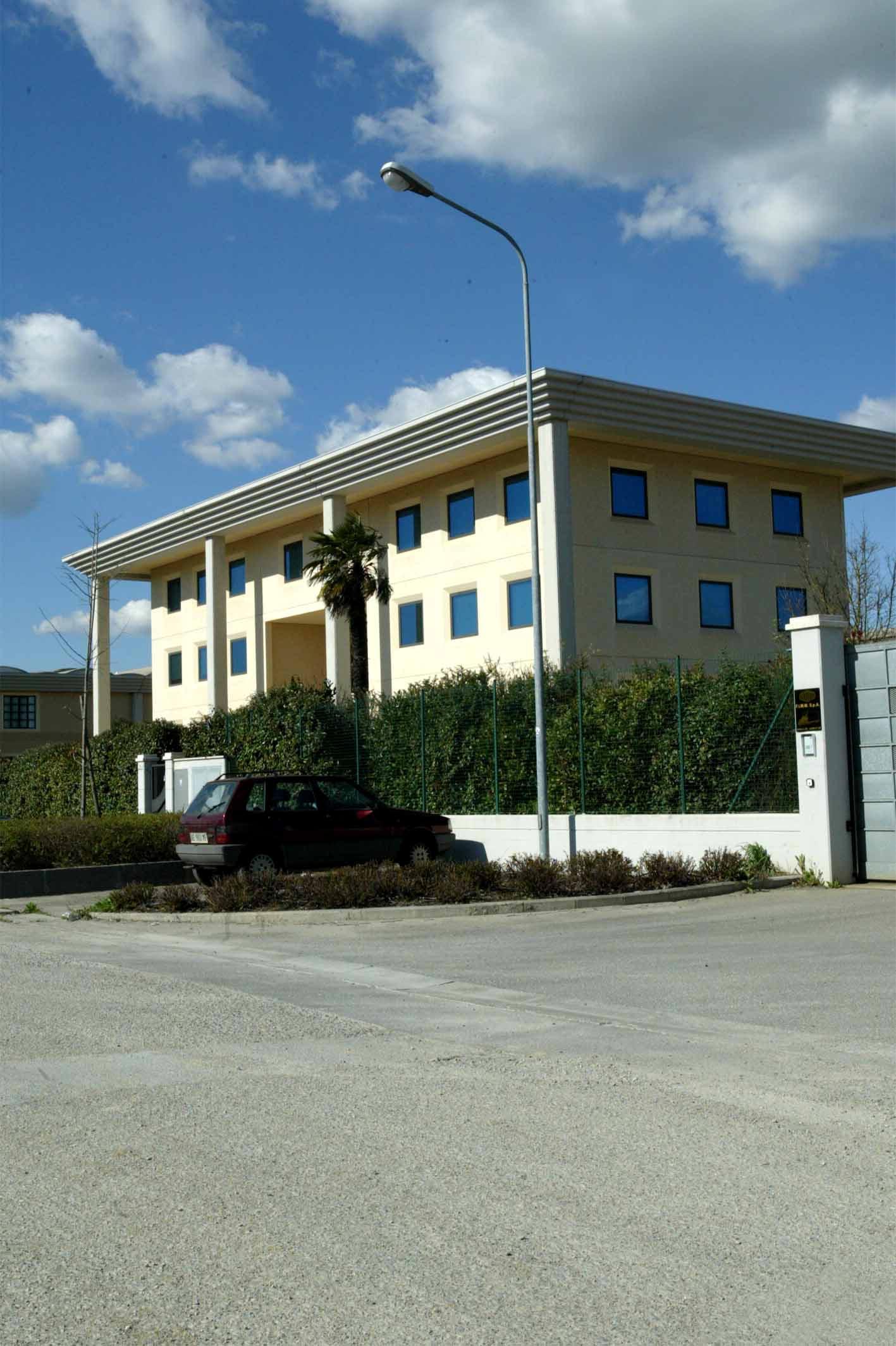 Tre operai specializzati alla Fimm Italia di Stabbia Il titolare: «Chiediamo esperienza nelle lavorazioni»
