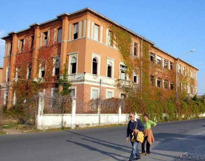 Ex colonie: alberghi sì, ma anche case 