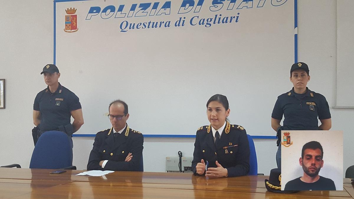 La conferenza stampa sull'arresto di Massimo Saba, nel riquadro il rapinatore