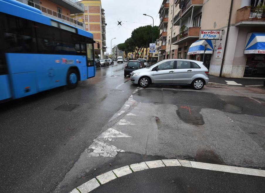Anche firme raccolte per invertire la marcia in via Giordano Bruno
