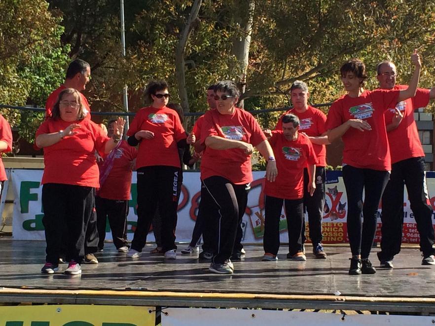 Balli, musicoterapia, sport, teatro e viaggi Aurora lotta per un mondo senza barriere 
