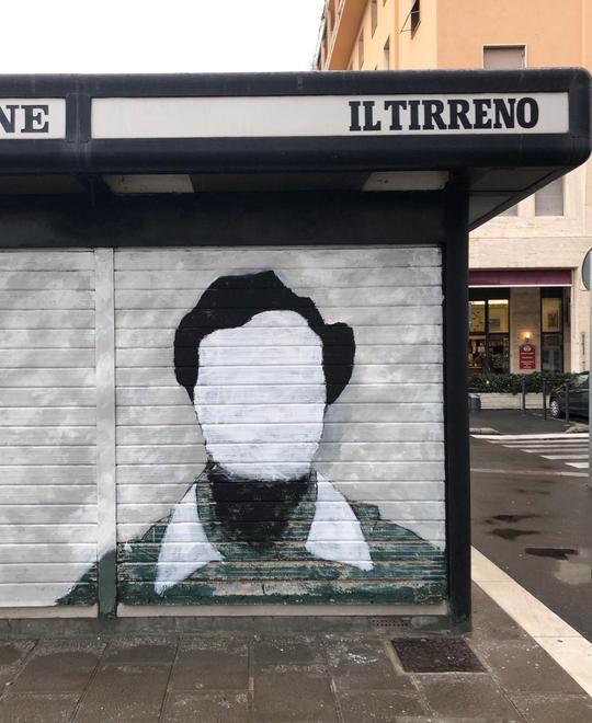 Punto informazioni nell’ex edicola decorata