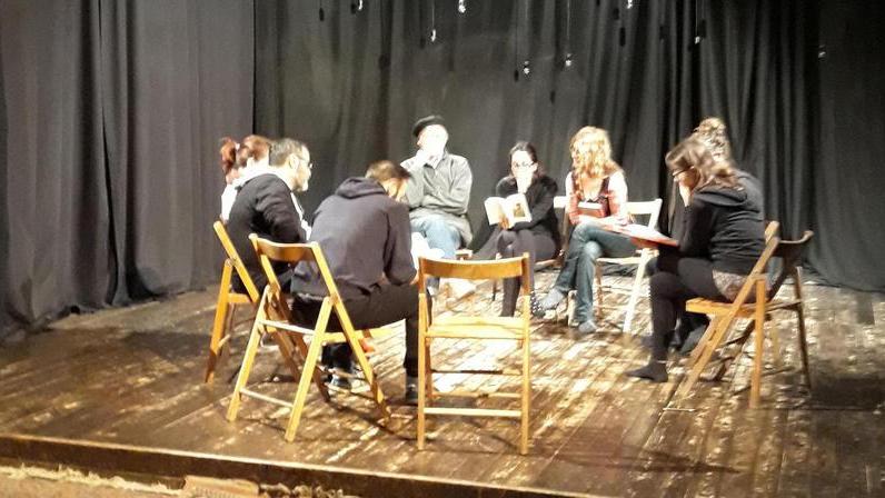 Si alza la polemica sulla chiusura della scuola di teatro Artimbanco