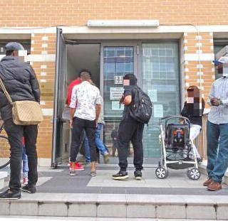 Permessi di soggiorno con documenti falsi 