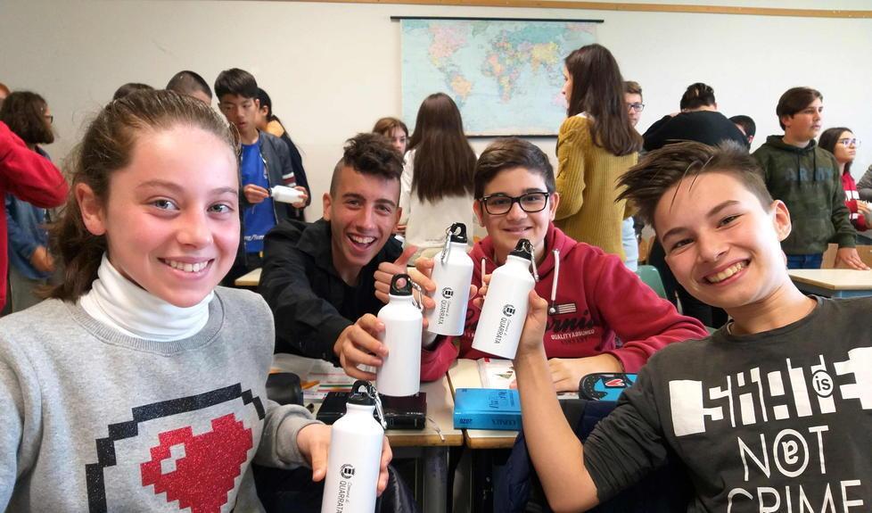 Effetto Greta a Quarrata: il Comune ha comprato tremila borracce da donare ai ragazzi