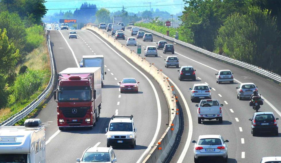 Caccia a cinghiali e caprioli: sarà chiusa l'autostrada A11 per 25 chilometri 