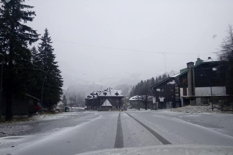 Abetone, primi fiocchi della stagione e i cannoni sono già pronti - Video