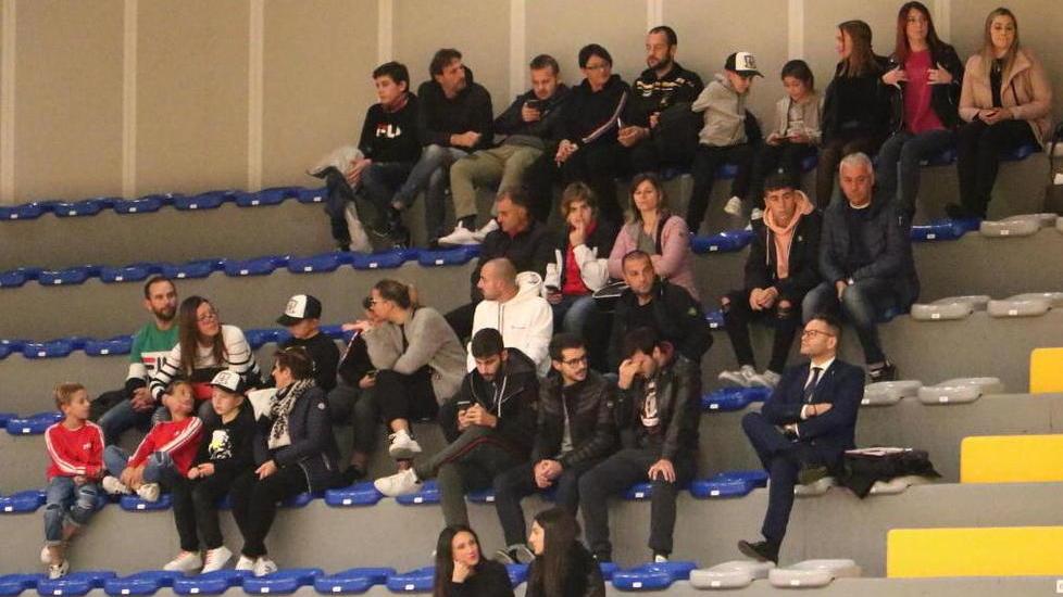 Aperto al pubblico il nuovo palazzetto di Massa, ma la capienza è limitata a 500 spettatori