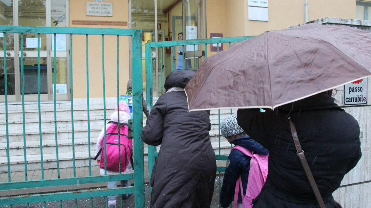 Allerta meteo, scuole chiuse a Rosignano, Cecina, Castagneto, Bibbona