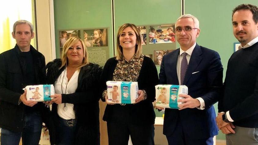 Pannolini per un anno dalle farmacie comunali ai bimbi degli asili nido