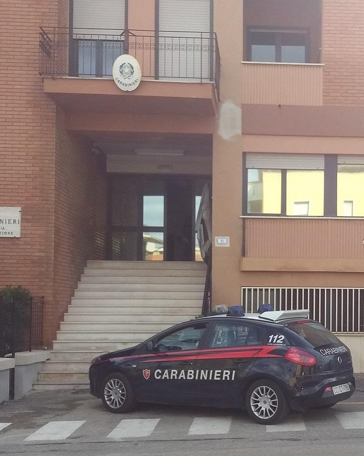 Maltratta la moglie e la madre, carabinieri denunciano 54enne