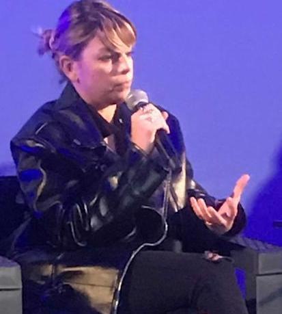 Alghero, Emma Marrone apre il suo cuore ai fan 