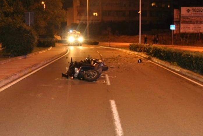 Si schianta con la moto morto sul colpo un 29enne 