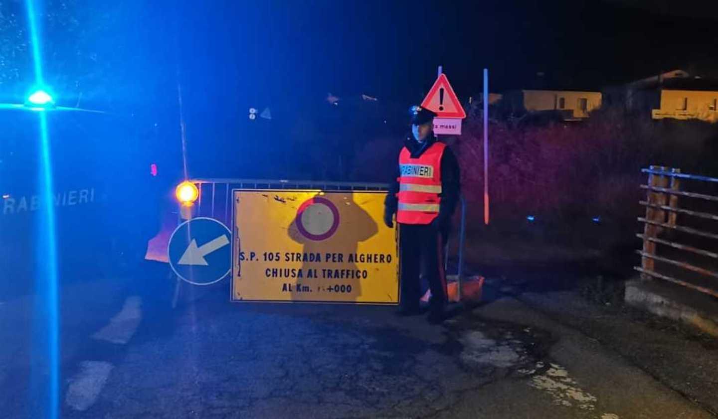 Masso sulla Bosa-Alghero strada riaperta alle auto 