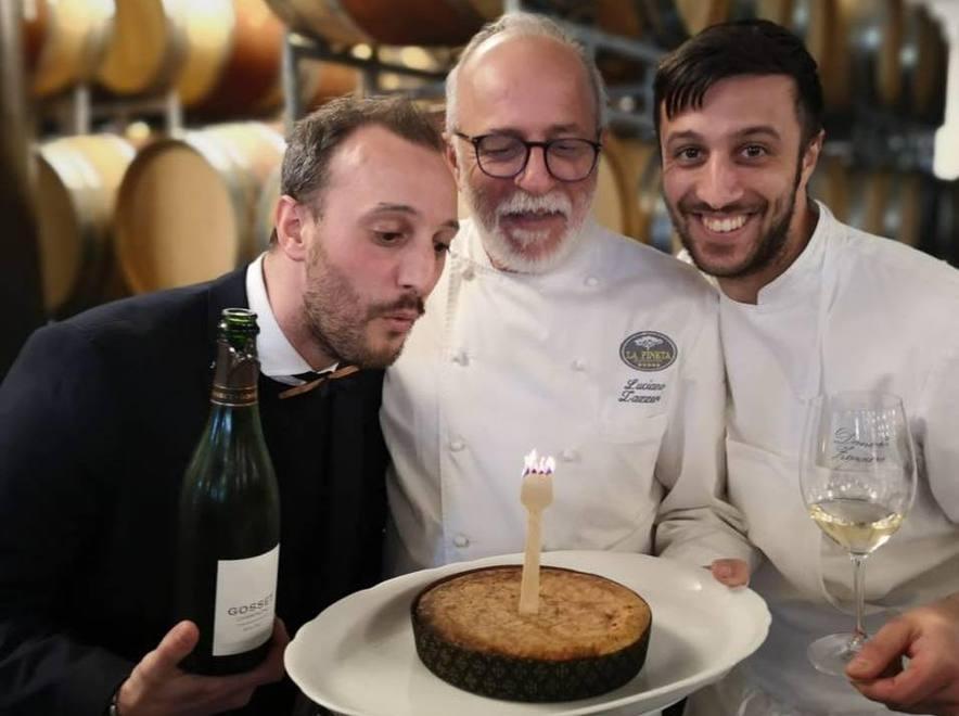 Una bella foto della famiglia Zazzeri. A sinistra Andrea, al centro Luciano e a destra Daniele