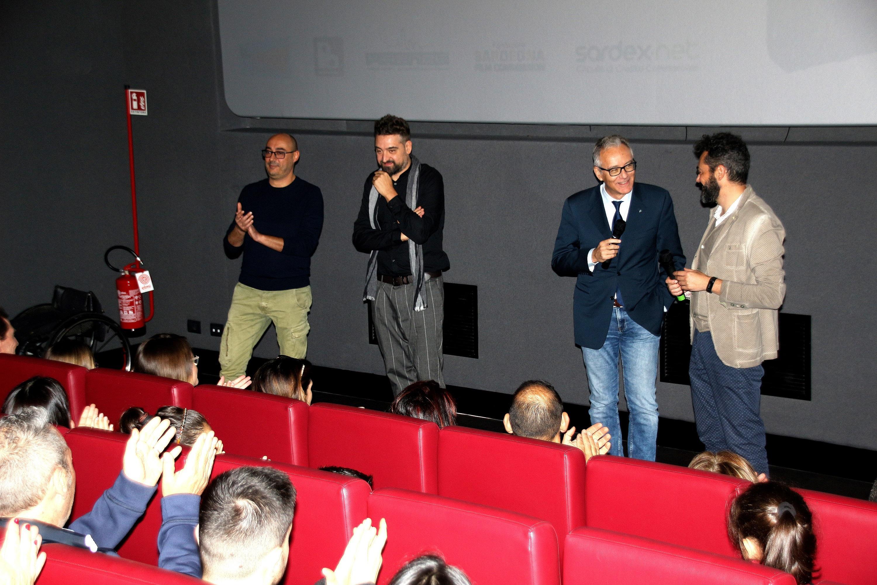 Pino e gli Anticorpi alla prima del nuovo film con i lettori della Nuova Sardegna