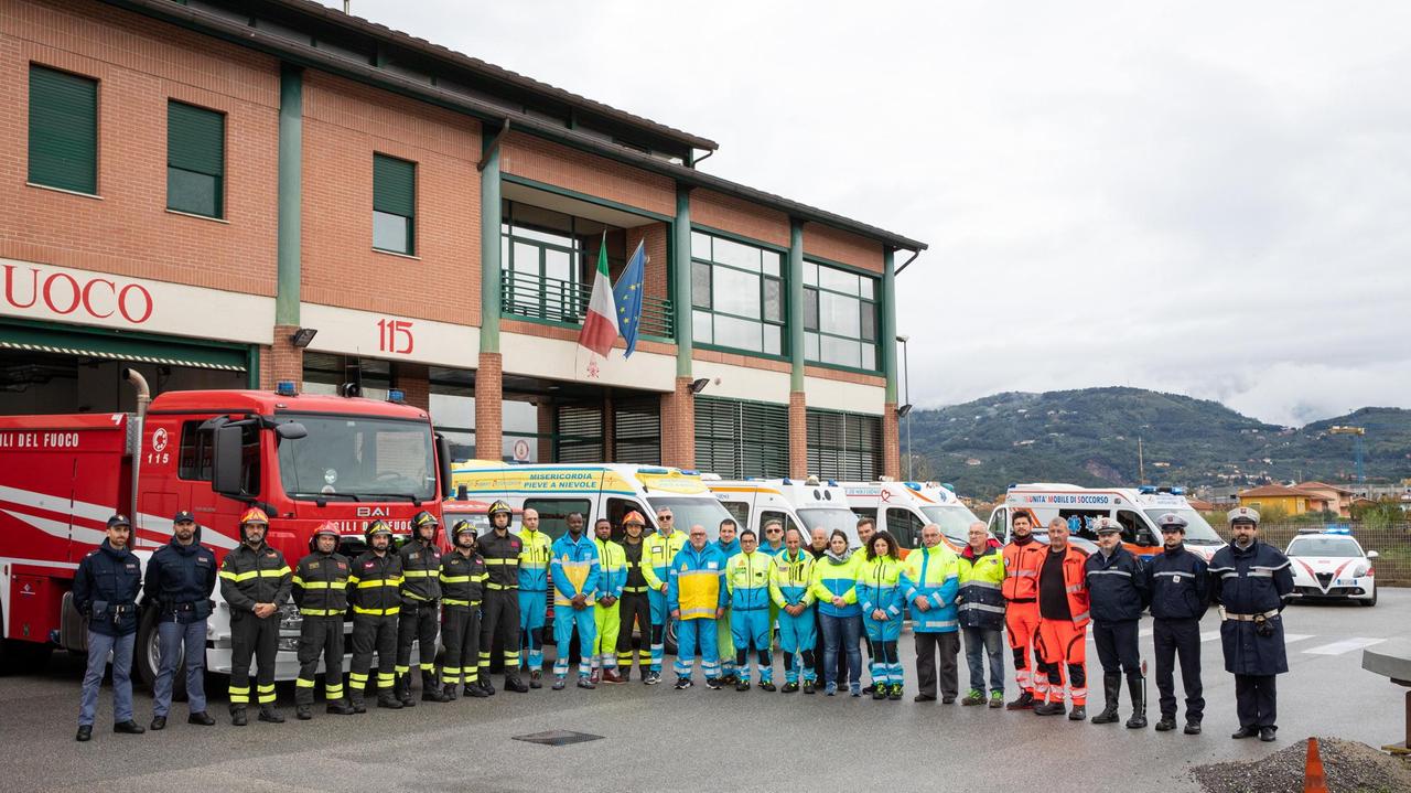 Commosso saluto dei tre vigili del fuoco morti per una esplosione