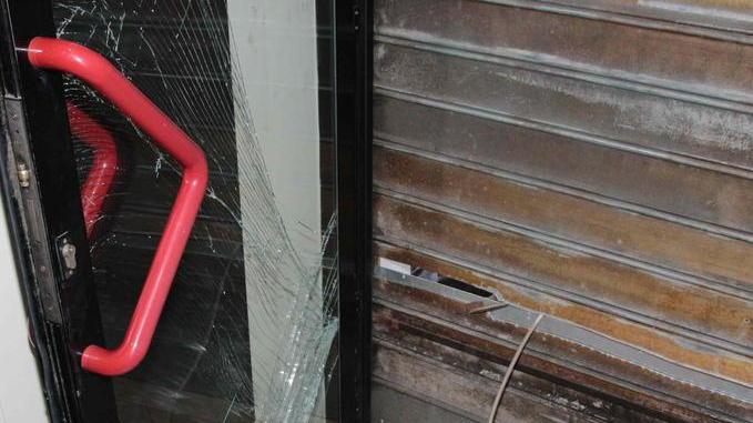 Ladri nella notte in 4 locali tra centro città e Passeggiata