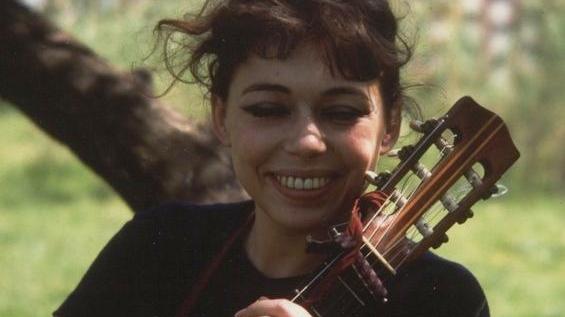 La grande stagione del folk nel film su Caterina Bueno