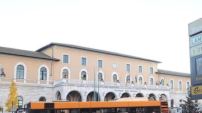 Guasti sui bus di linea, saltano alcune corse «Manca la manutenzione»