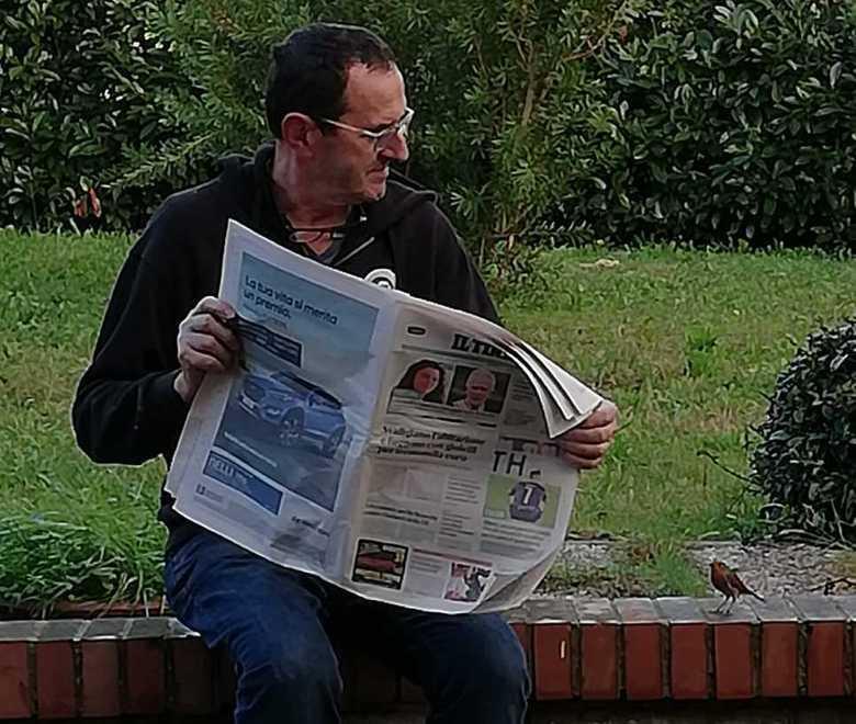 Il pettirosso, l’amico e Il Tirreno