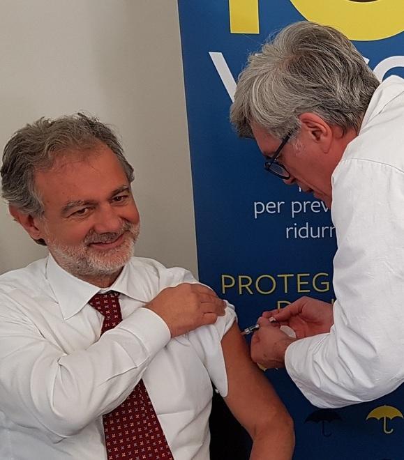 La campagna vaccinale è in anticipo a Modena ordinato il 32% di dosi in più