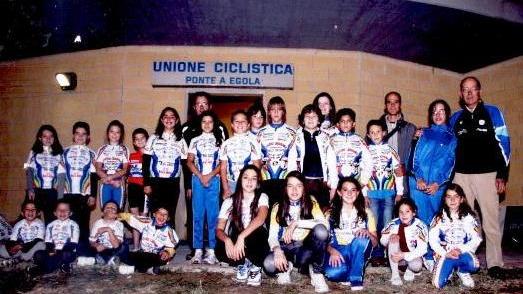 Il ciclismo unisce le due sponde dell’Arno