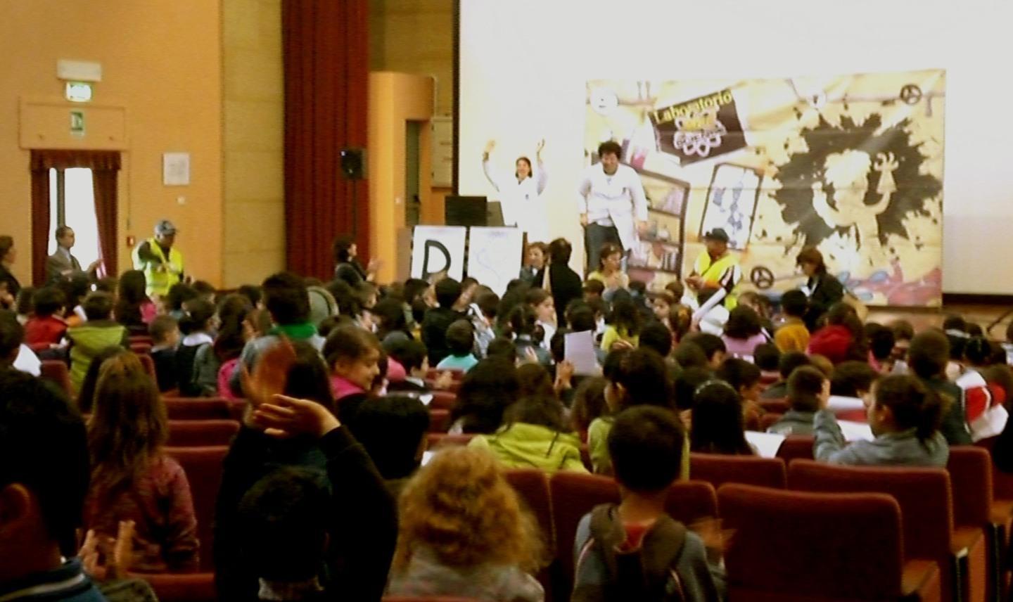 Canti e balli al cinema Pitagora per una serata di beneficenza