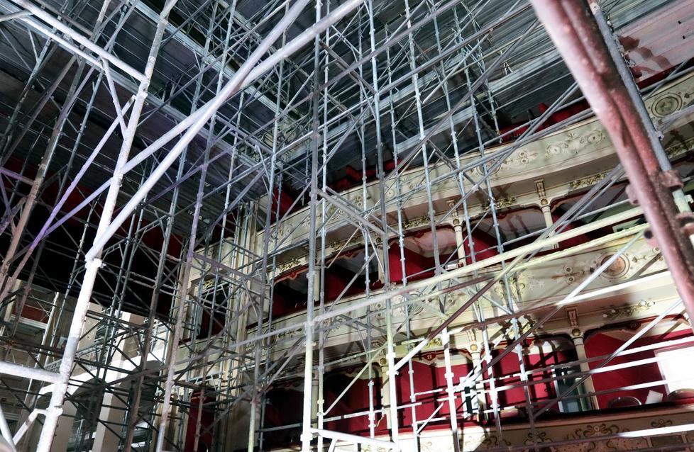 Così la Mirandola “ingabbiata” ritroverà teatro e municipio 