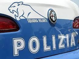Perseguita l’ex e distrugge lo scooter del rivale in amore