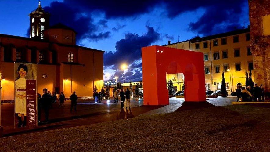 Piazza del Luogo Pio incontra l'arte di Modigliani (foto di Grazia Quochi)