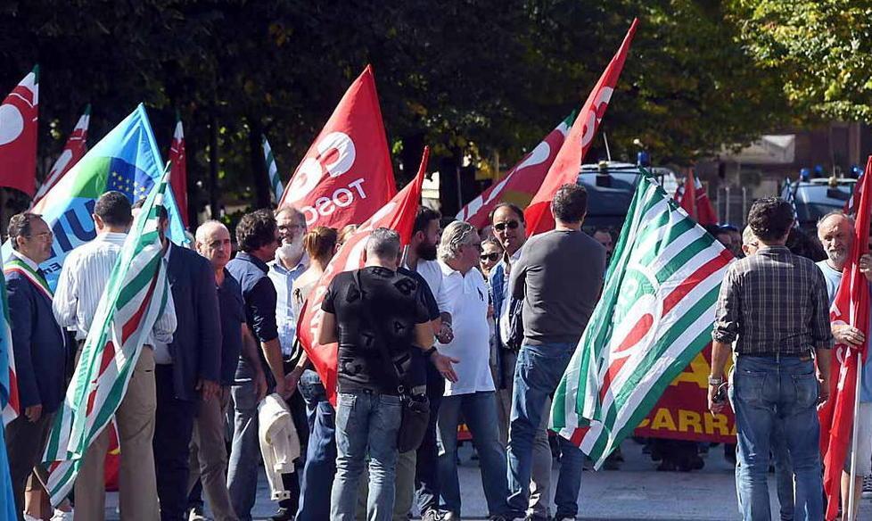 La Uil: su Ilva e Sanac il governo forzi Arcelor a rispettare il contratto