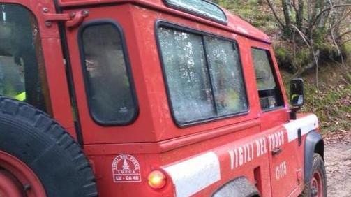 Si perdono nei boschi delle Pizzorne: escursionisti salvati