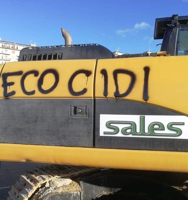 Ripascimento, Sales nel mirino: imbrattato un mezzo 