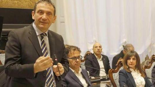 Truffatori senza scrupoli in fuga con 30mila euro di diamanti