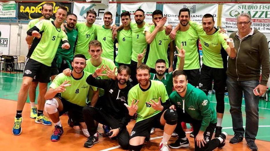 Lupi, la febbre del sabato sera Anticipo di lusso contro Reggio