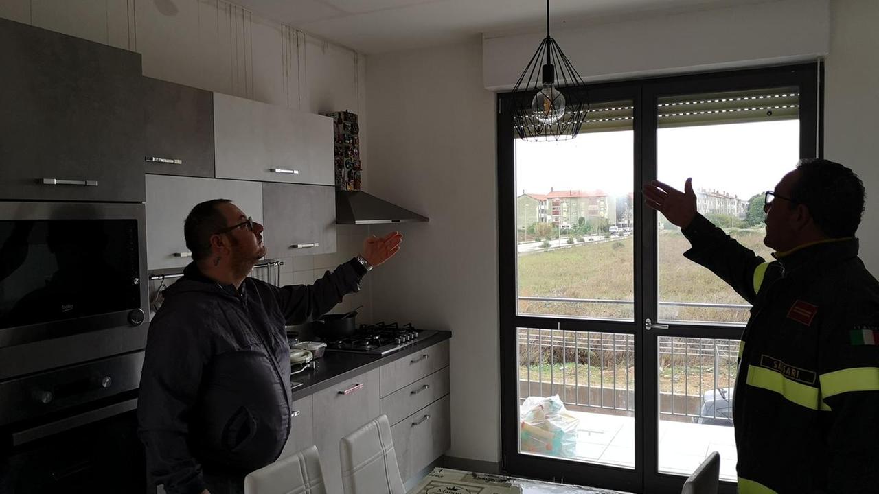 Paura a Porto Torres: «L’acqua usciva dai lampadari di casa» 