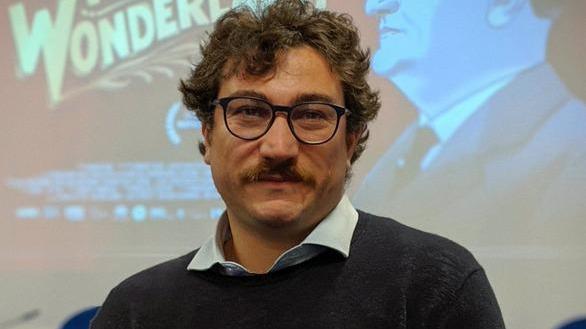 Da Lucca agli Stati Uniti per raccontare mister Wonderland, un umile artigiano diventato il re del teatro