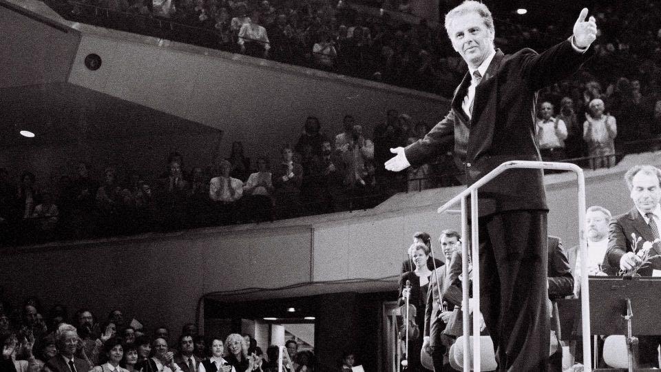 Daniel Barenboim dirige a Berlino la Sinfonia n.7 di Beethoven in occasione della caduta del muro