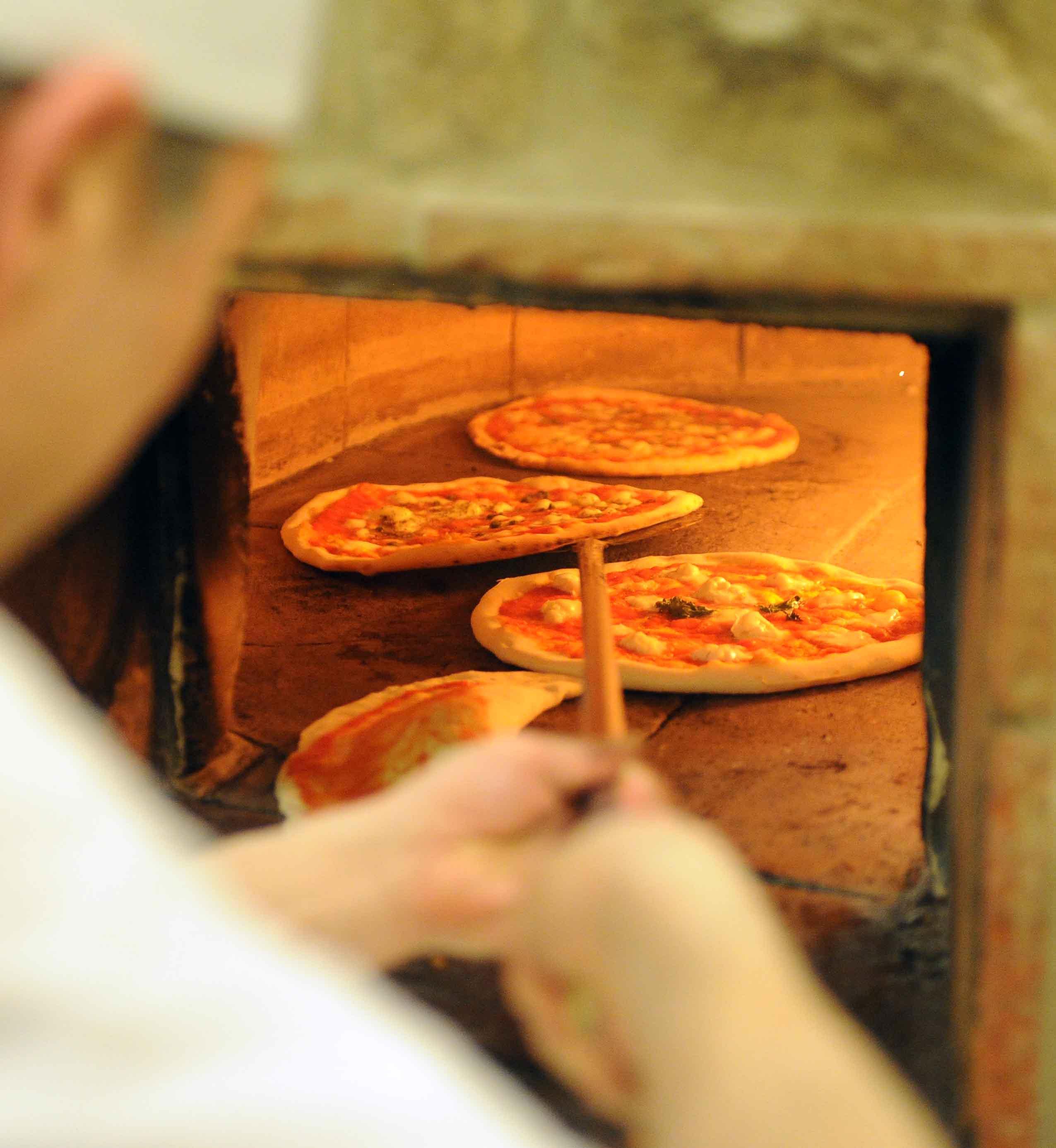 Pizzaioli, locali e pizze protagoniste del gioco