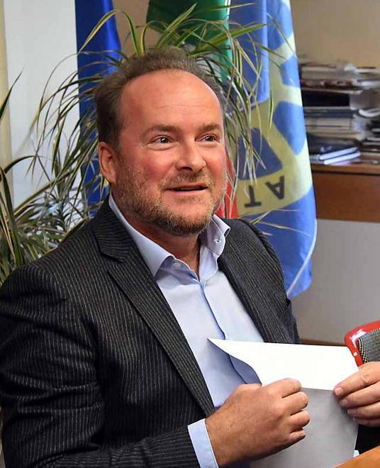 L’avvocato Macchiarini nuovo assessore al Commercio di Carrra