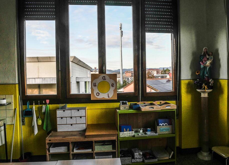 I genitori della scuola Moni al sindaco: «Via l’antenna» 