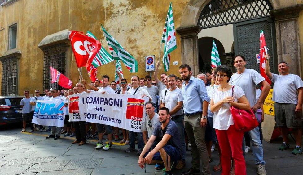 All’Italvetro 35 esuberi I sindacati: «Serve un piano di investimenti e rilancio»