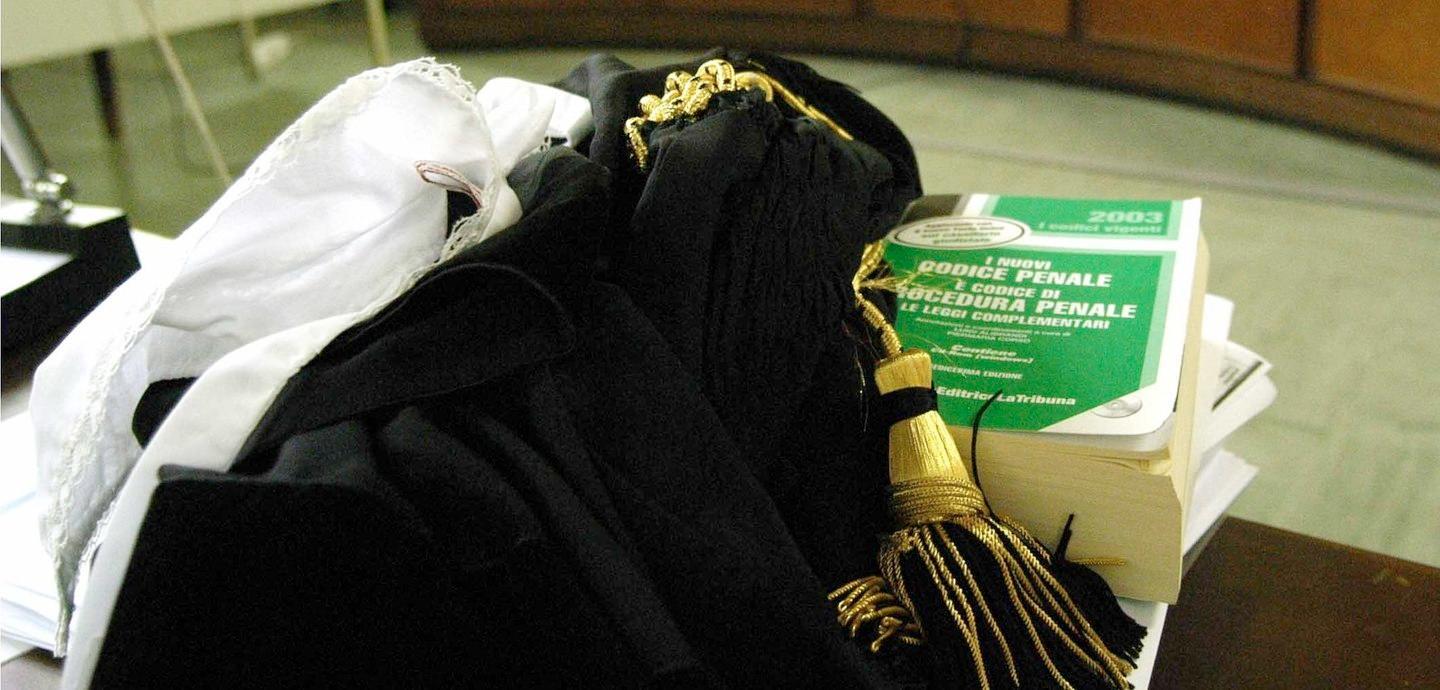Reintegro per sei dipendenti licenziati 