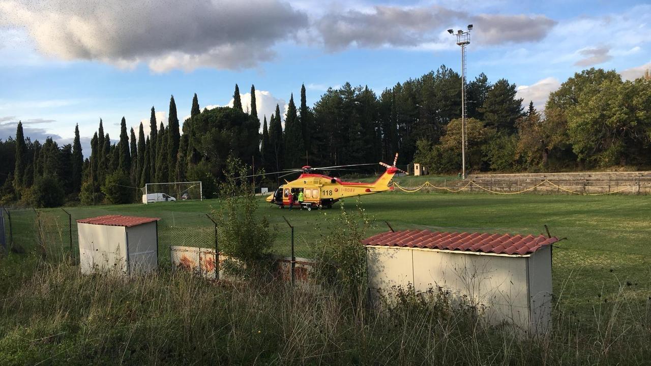 Porta il braciere in bagno: ragazzina di 14 anni intossicata da monossido