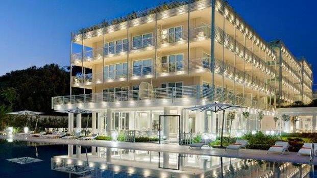 Una Hotel seleziona 25 addetti per bar, sala, cucina e accoglienza