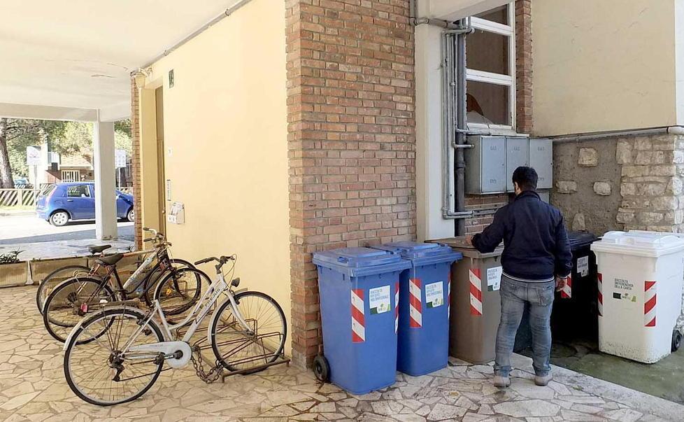 Nuovo bando per la raccolta dei rifiuti «Ma così la Tari rischia di aumentare» 