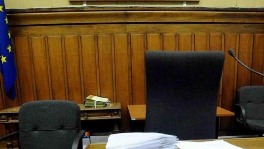 Costretta per anni a prostituirsi con botte, bastonate e minacce