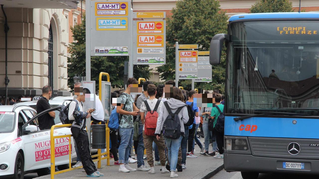 Bus scolastici, cambiati orari e percorsi
