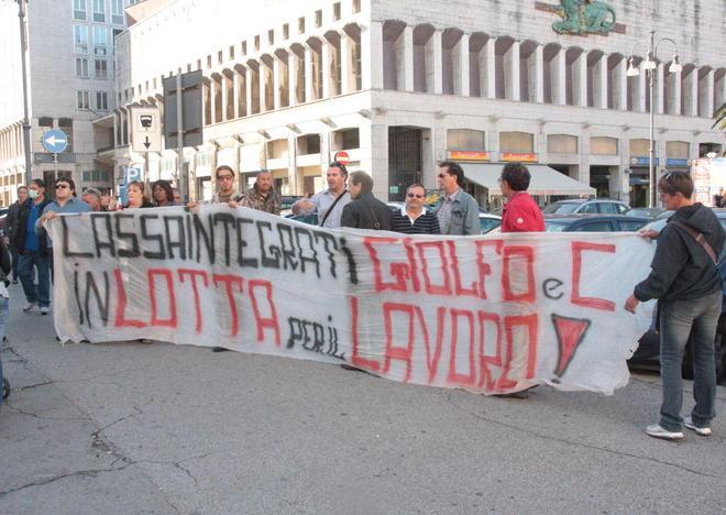 Ex Giolfo e Calcagno Rabbia e sconforto dei 40 senza lavoro